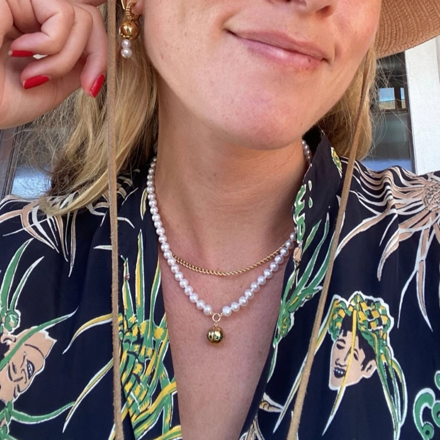 Monbouquette Nuni Clover Necklace in Gold - Elegant Four Leaf Clover Pendant