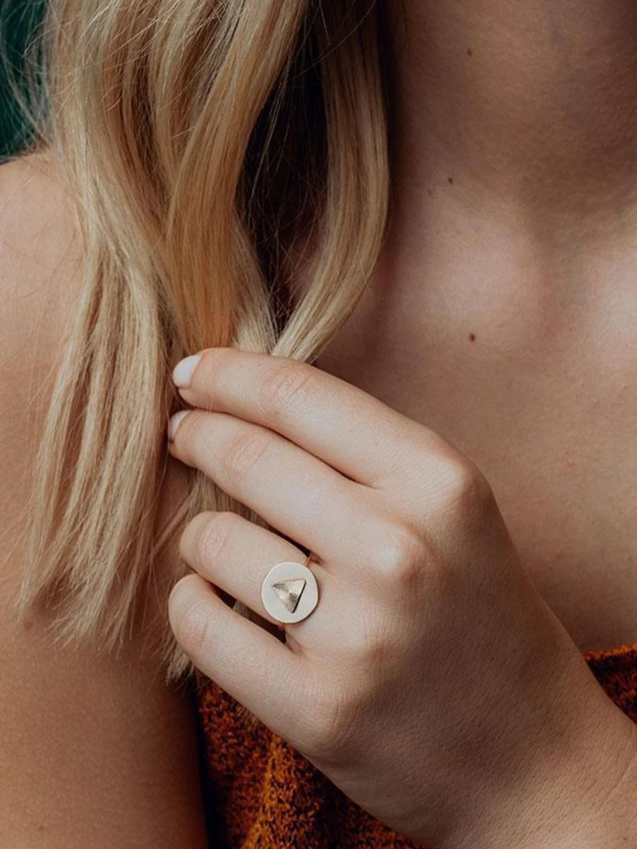 Alice Pierre Sunrise Ring - Elegant Gold-Tone Floral Design Women's Jewelry Gift