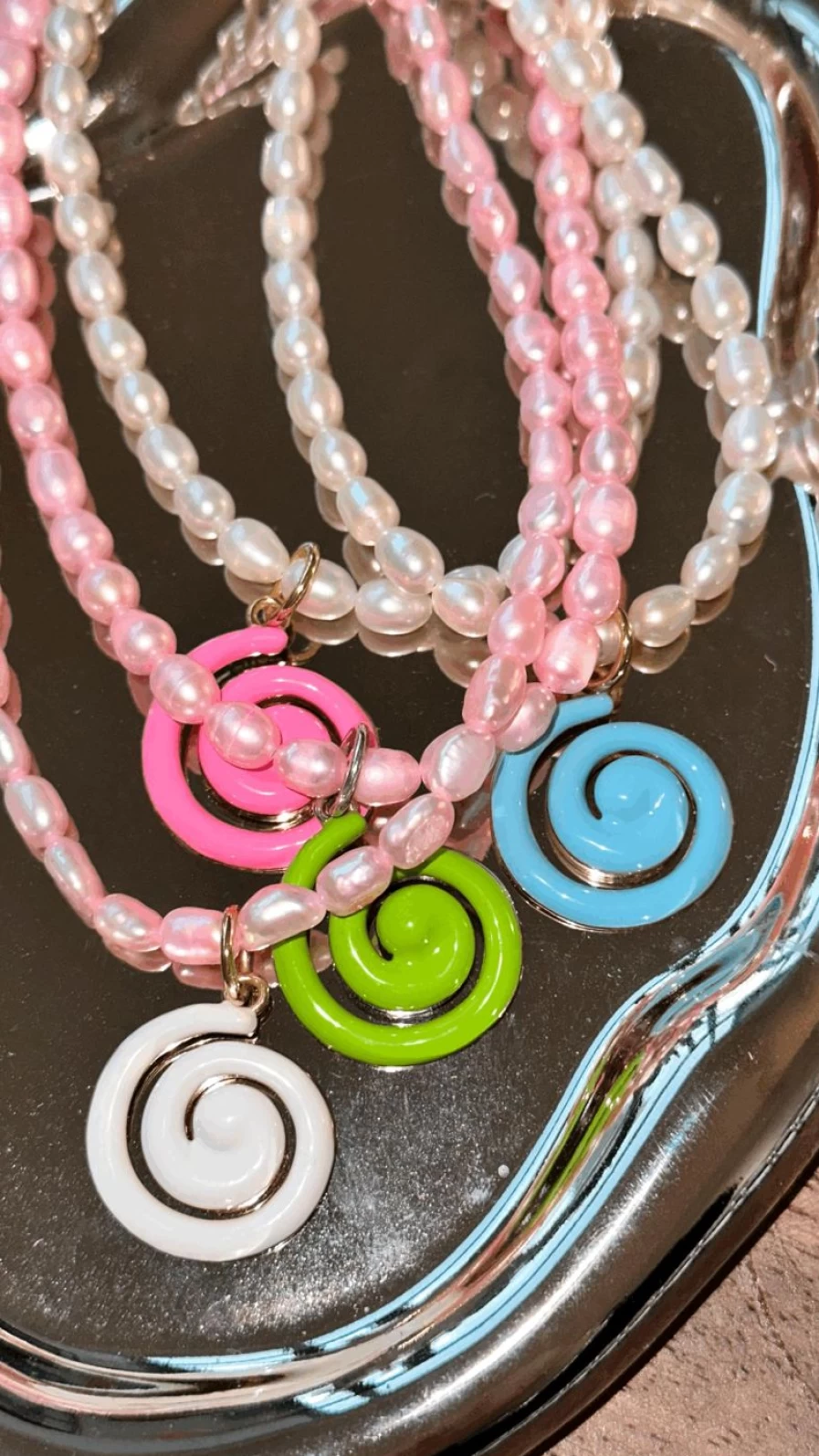 NOTTE Matcha Green Pearl Necklace with Super Swirl Design - Elegant Beaded Jewelry