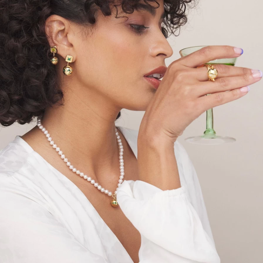 Monbouquette Chubby Clover Drops - Elegant Gold Jewelry for Stylish Accessories