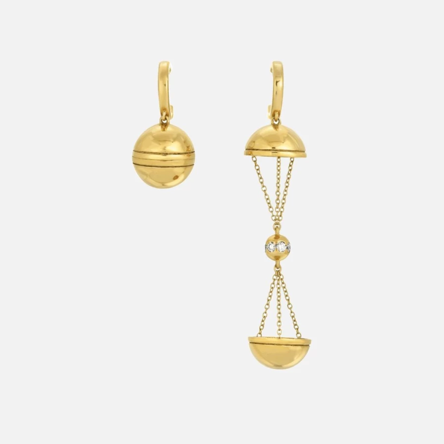 Monbouquette Gold Shimmer Hatch Earrings – Elegant & Stylish Hoop Earrings
