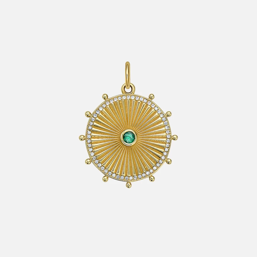 Lionheart Cassandane Fluted Sun Medallion Pendant Necklace - Elegant Gold-Tone Jewelry