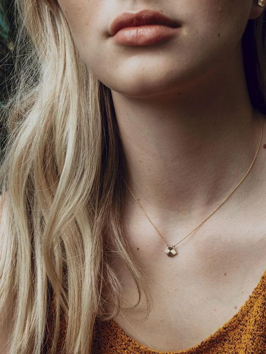 Alice Pierre Elegant Puzzle Piece Necklace - Unique Jewelry Gift for Her