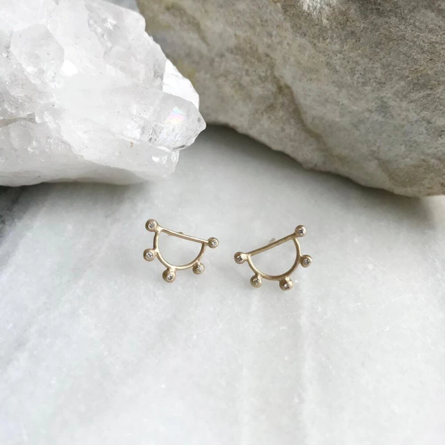 A.M. Thorne Light Beam Stud Earrings – Sparkling Rhinestone Accents for Elegant Style