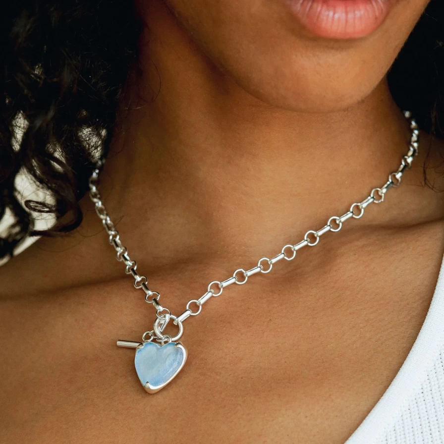 CLED Dew Heart Frame Toggle Necklace - Elegant Gold-Tone Pendant Jewelry for Women