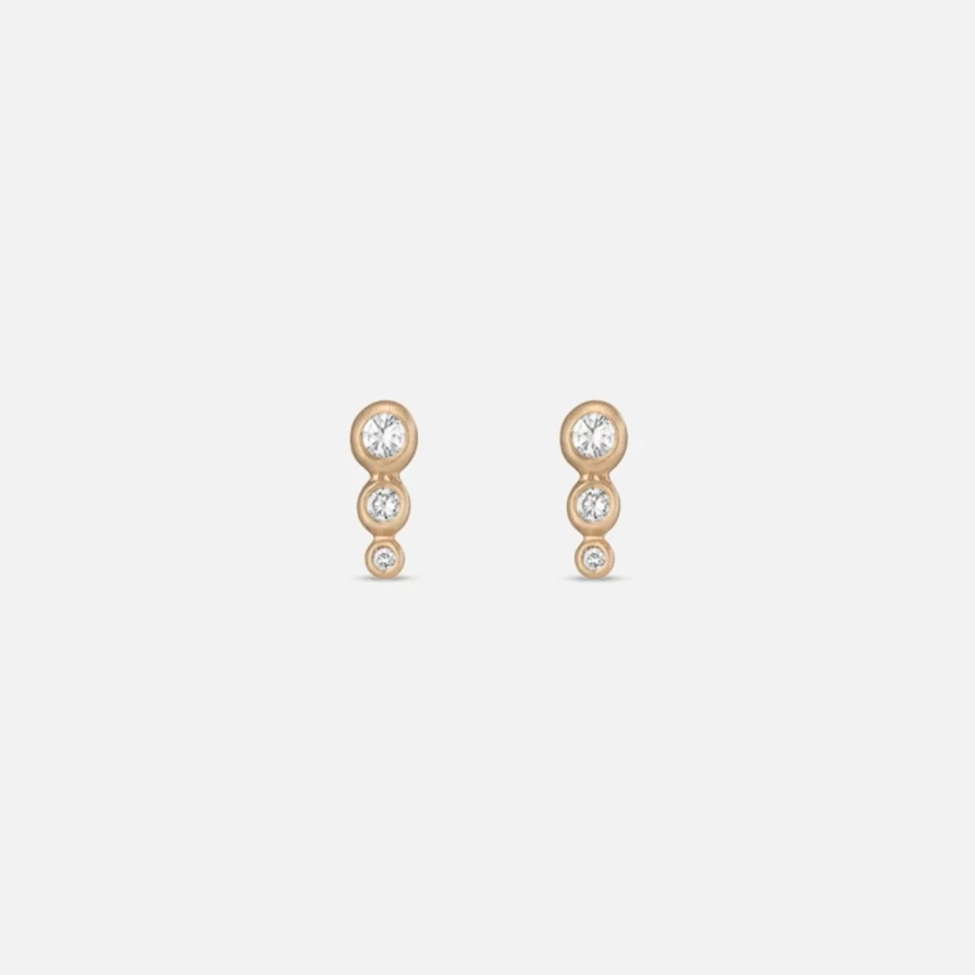 A.M. Thorne Diamond Stud Earrings with Graduated Granule Design for Elegant Style